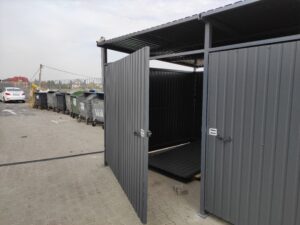 загорожа для сміттєвого контейнера із замком і дверима